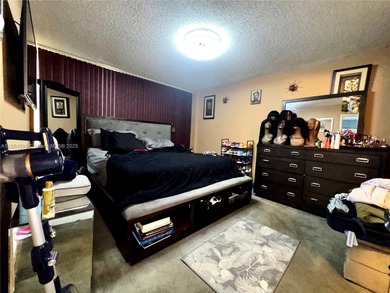 2/2 in the heart of miami hialeah, NEW AC UNIT, Excellent