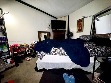 2/2 in the heart of miami hialeah, NEW AC UNIT, Excellent