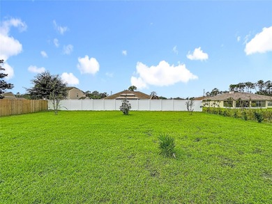 Is this possibly the sweetest home in Palm Coast? I say YES!