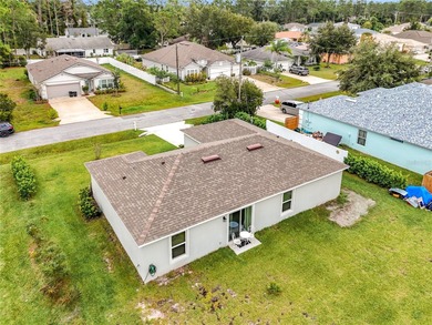 Is this possibly the sweetest home in Palm Coast? I say YES!