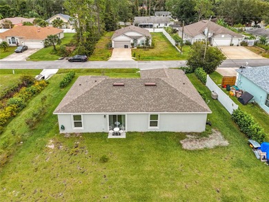Is this possibly the sweetest home in Palm Coast? I say YES!