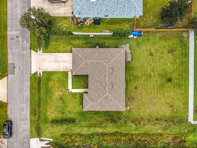 Is this possibly the sweetest home in Palm Coast? I say YES!