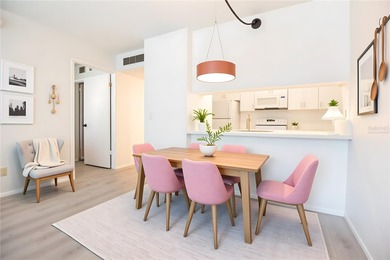 One or more photo(s) has been virtually staged. Welcome to this