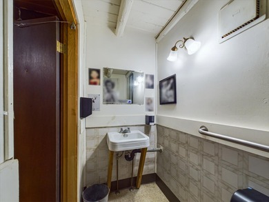 This vintage historical Red Barn in Douglas City, CA, offers a