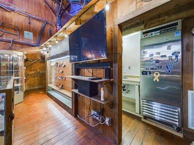 This vintage historical Red Barn in Douglas City, CA, offers a