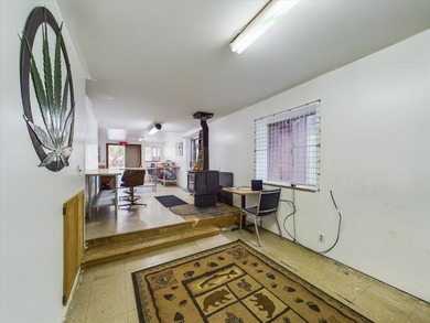 This vintage historical Red Barn in Douglas City, CA, offers a