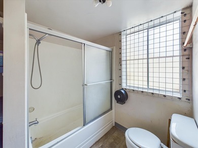 This vintage historical Red Barn in Douglas City, CA, offers a