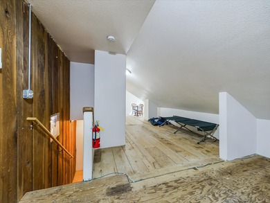 This vintage historical Red Barn in Douglas City, CA, offers a