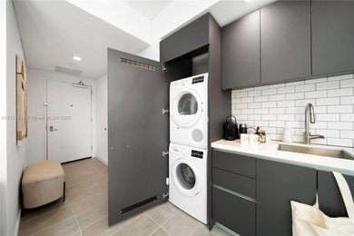 Gorgeous Penthouse 2 Bedroom in the heart of Downtown