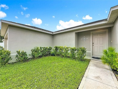 Is this possibly the sweetest home in Palm Coast? I say YES!