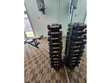 Great Investment Opportunity! This cozy 1-bedroom, 1-bath condo