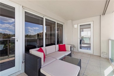 Beautiful Atlantic Ocean and Hugh Taylor Birch State Park views