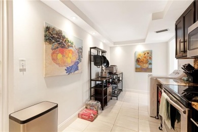 Beautiful Atlantic Ocean and Hugh Taylor Birch State Park views