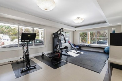 Beautiful Atlantic Ocean and Hugh Taylor Birch State Park views