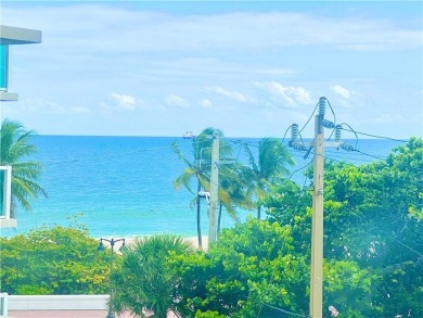 Beautiful Atlantic Ocean and Hugh Taylor Birch State Park views