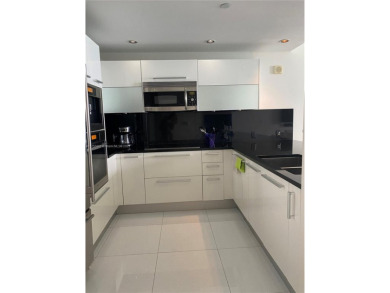 ATTENTION INVESTORS!
FANTASTIC UNIT IN A LUXURY BUILDING WITH