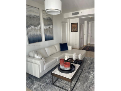 Recently renovated (bedrooms, bathrooms, kitchen and hardwood