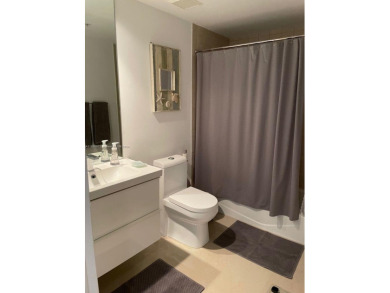 Recently renovated (bedrooms, bathrooms, kitchen and hardwood