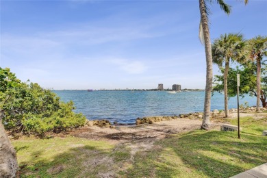 Live where Biscayne Bay meets the heartbeat of the city. Quantum