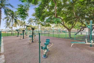 Live where Biscayne Bay meets the heartbeat of the city. Quantum