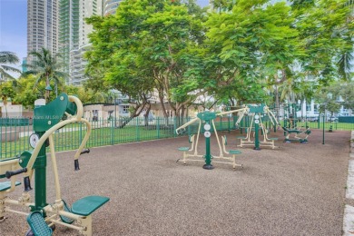 Live where Biscayne Bay meets the heartbeat of the city. Quantum