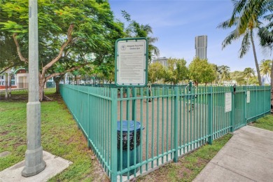 Live where Biscayne Bay meets the heartbeat of the city. Quantum