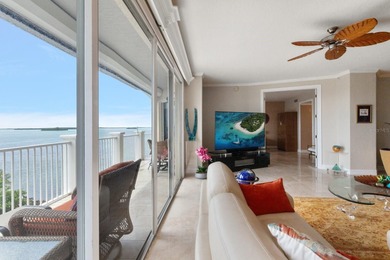 3 BEDROOMS, 2.5 BATHS, LARGE 2 CAR GARAGE AND A BOAT SLIP!