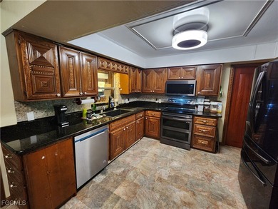 MOTIVATED SELLER Offering a 1 YEAR WARRANTY! Unique Gulf Access