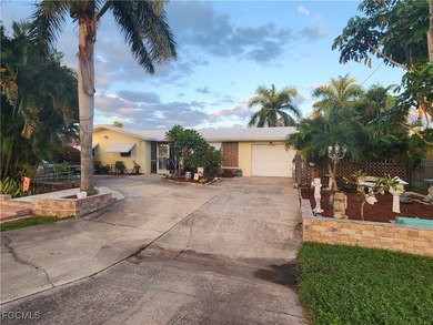 MOTIVATED SELLER Offering a 1 YEAR WARRANTY! Unique Gulf Access