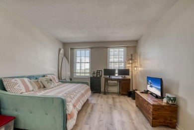 Beautiful condo on beach/ocean with exceptional views and close