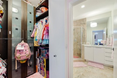 SPACIOUS 2BED/2BATH UNIT WITH PANORAMIC VIEWS OF BISCAYNE BAY