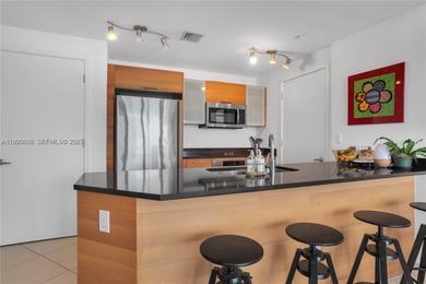 Light and bright modern 1/1.5 in wonderful Midtown 4. Enjoy the
