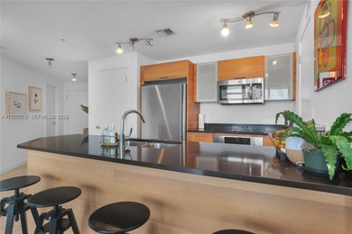 Light and bright modern 1/1.5 in wonderful Midtown 4. Enjoy the