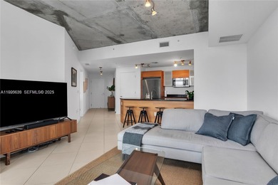 Light and bright modern 1/1.5 in wonderful Midtown 4. Enjoy the