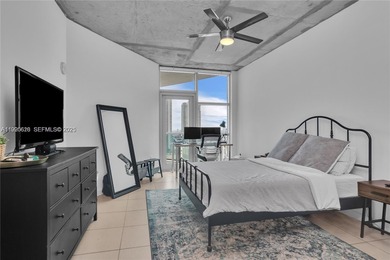 Light and bright modern 1/1.5 in wonderful Midtown 4. Enjoy the