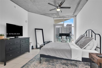 Light and bright modern 1/1.5 in wonderful Midtown 4. Enjoy the