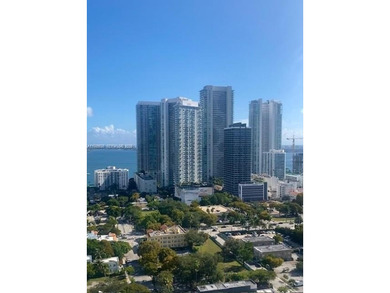 Light and bright modern 1/1.5 in wonderful Midtown 4. Enjoy the