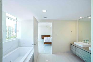 Waterfront 3BD/3BA residence at 400 Sunny Isles with wide open