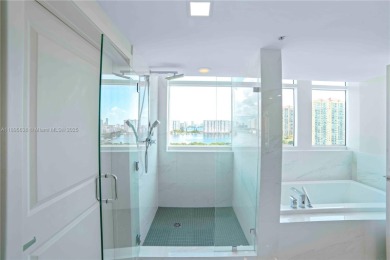 Waterfront 3BD/3BA residence at 400 Sunny Isles with wide open