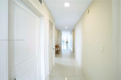 Waterfront 3BD/3BA residence at 400 Sunny Isles with wide open