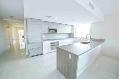 Waterfront 3BD/3BA residence at 400 Sunny Isles with wide open