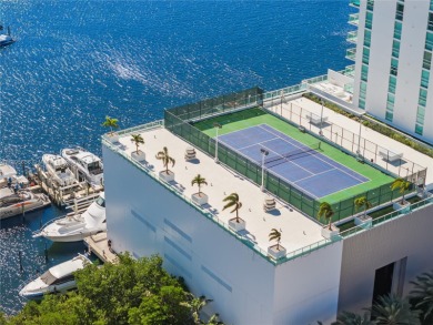 Waterfront 3BD/3BA residence at 400 Sunny Isles with wide open