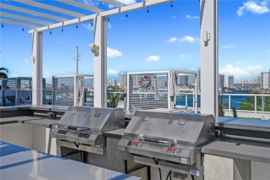 Waterfront 3BD/3BA residence at 400 Sunny Isles with wide open