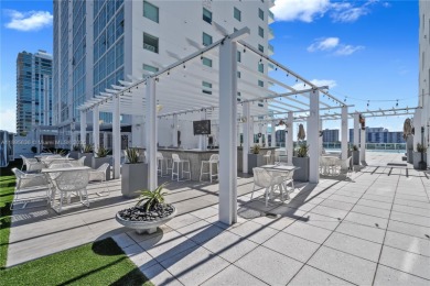 Waterfront 3BD/3BA residence at 400 Sunny Isles with wide open