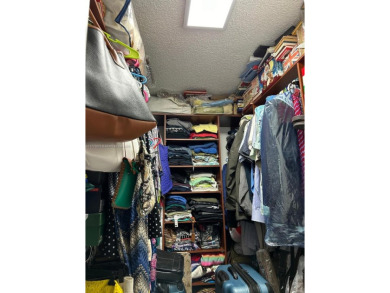 Great location, 2/2 unit, new kitchen, stainless steel