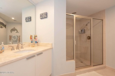 COMPLETELY RENOVATED 3 BED / 3 BATH SKYHOME! Breathtaking views