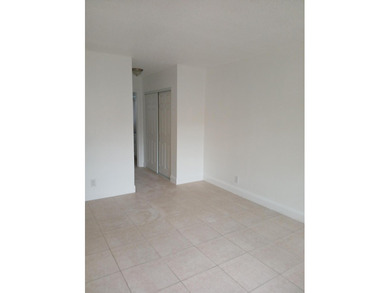 Penthouse end unit condo newly renovated with brand new kitchen