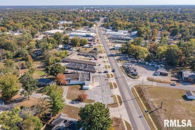 Excellent Location on Hwy 37 North edge of Mt. Vernon