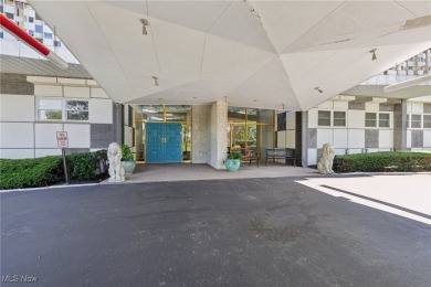 Welcome home to this great condo in the Carlton House. Located