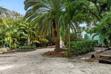 This renovated treehouse retreat is your picture-perfect getaway